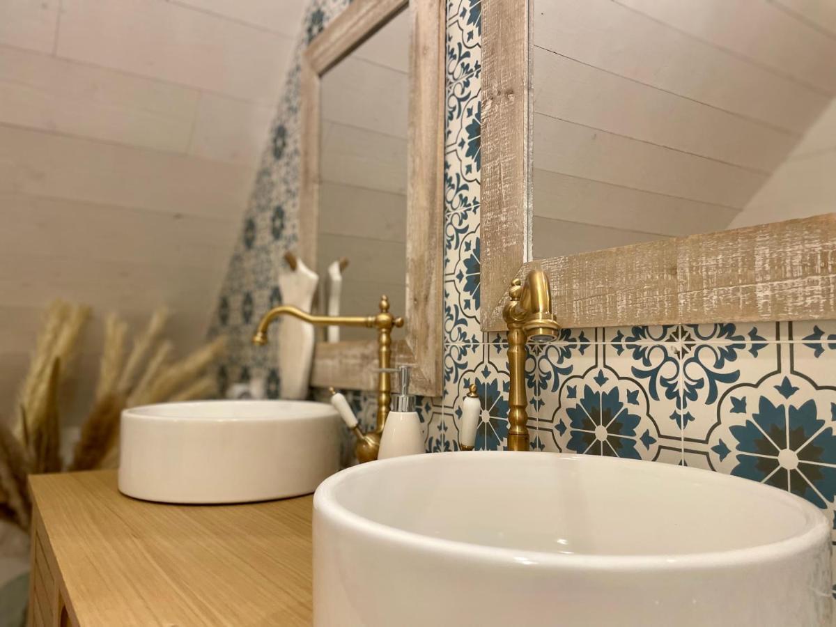 Maison Maillots Et Bigorneaux, 15 Pers, Jacuzzi, 40m De La *