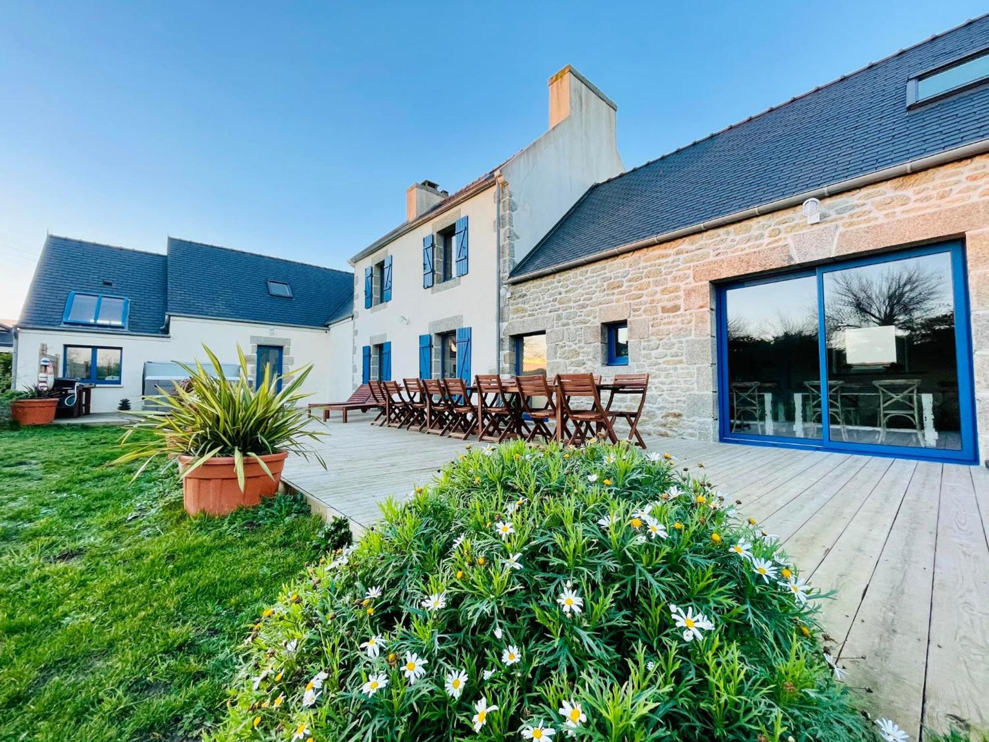 Holiday home Maison Maillots Et Bigorneaux, 15 Pers, Jacuzzi, 40m De La Kerlouan